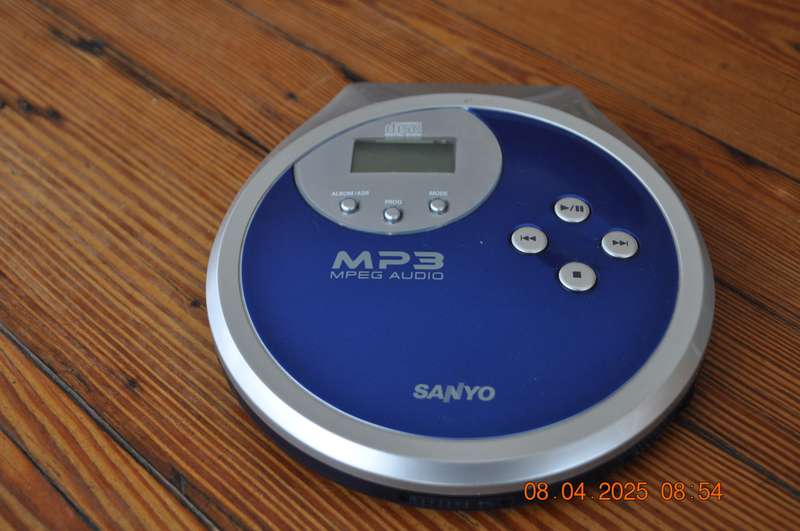 Sanyo CD Mp3 Walkman CD Player (working)