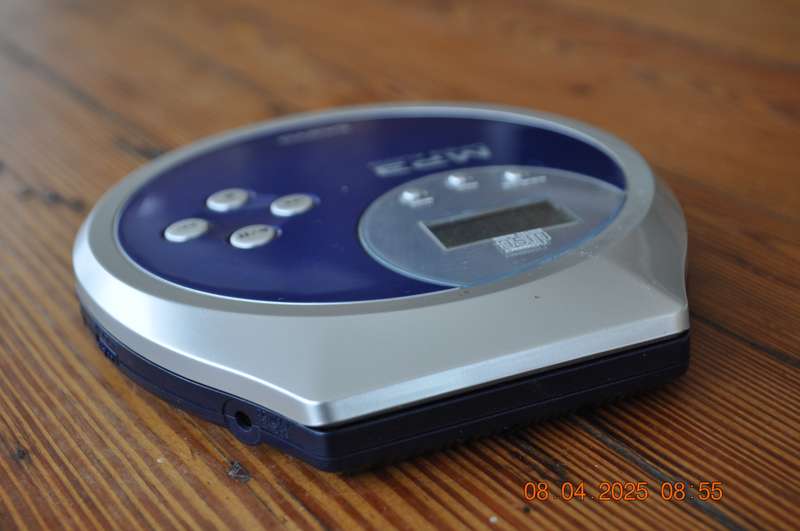 Sanyo CD Mp3 Walkman CD Player (working)