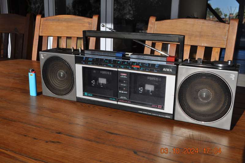 Vintage 1980s Aiwa WW330 Am/FM Radio Cassette Player (please read)