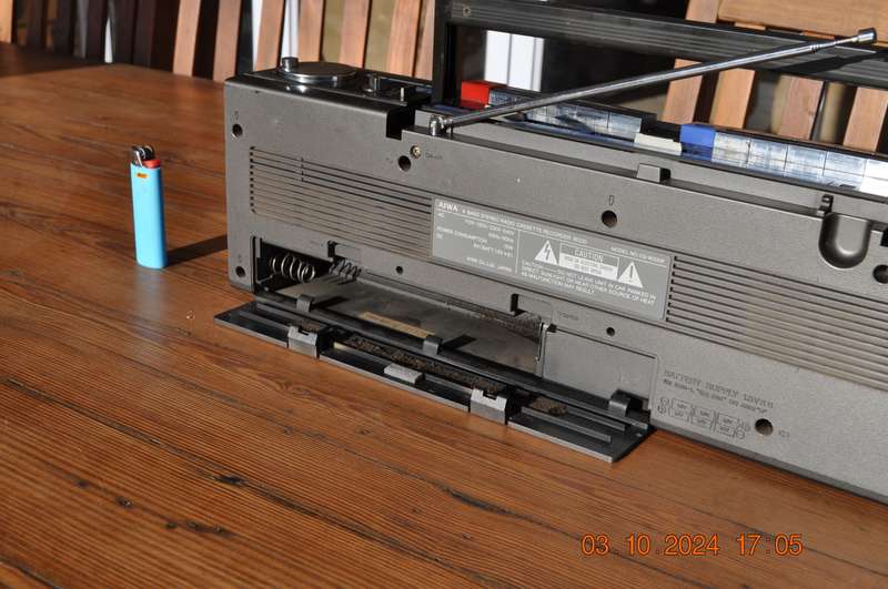 Vintage 1980s Aiwa WW330 Am/FM Radio Cassette Player (please read)