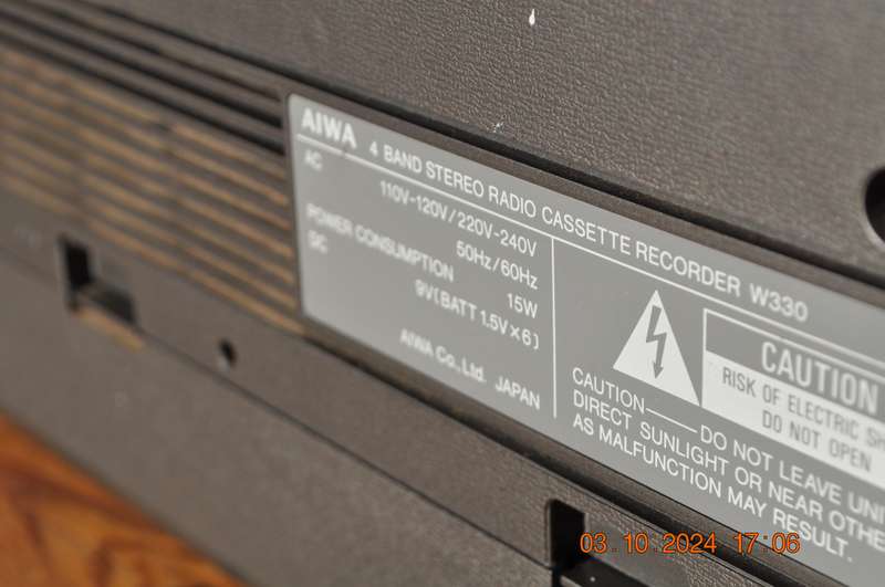 Vintage 1980s Aiwa WW330 Am/FM Radio Cassette Player (please read)