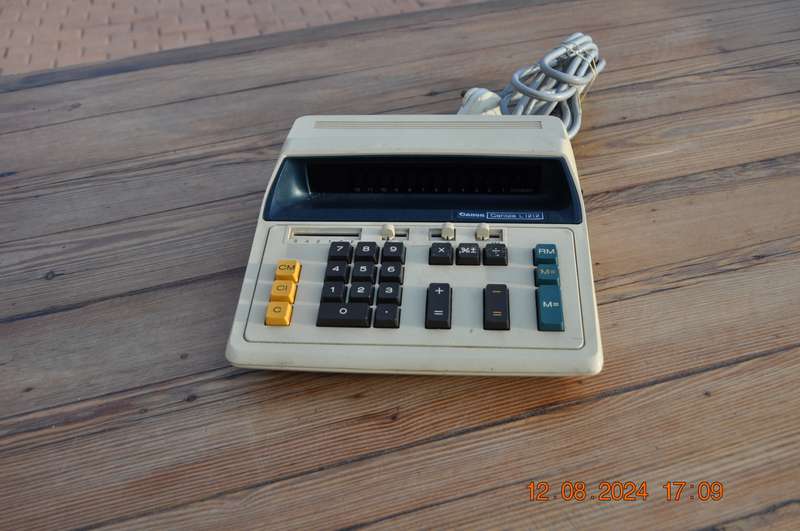 Vintage Canon Canola Calculator