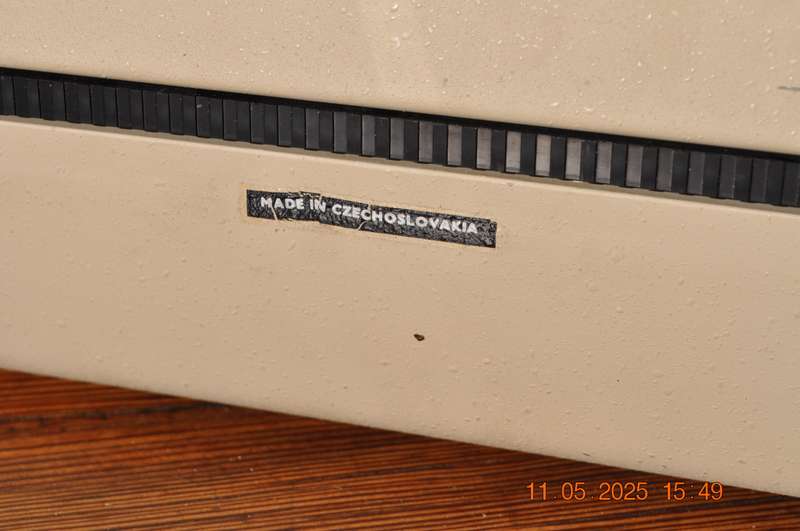 Vintage Consul 2224 Typewriter (working)