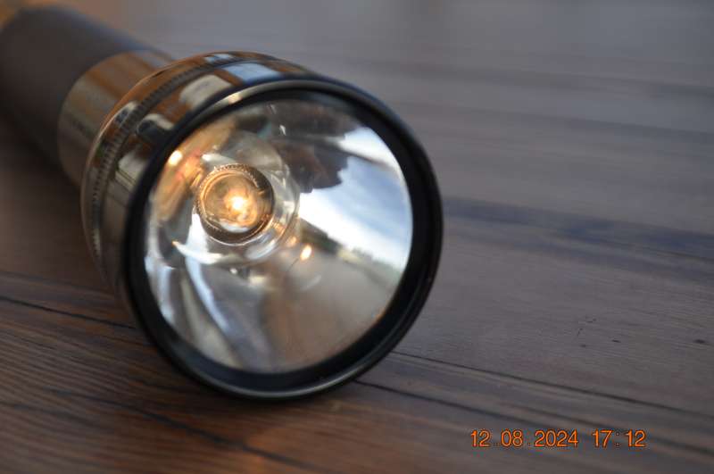 Maglite 4 Cell Flashlight (please read)