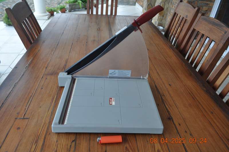 Paper Cutter Guillotine 10 Sheet