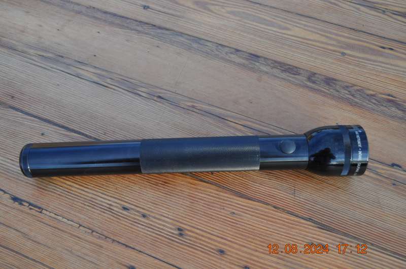 Maglite 4 Cell Flashlight (please read)
