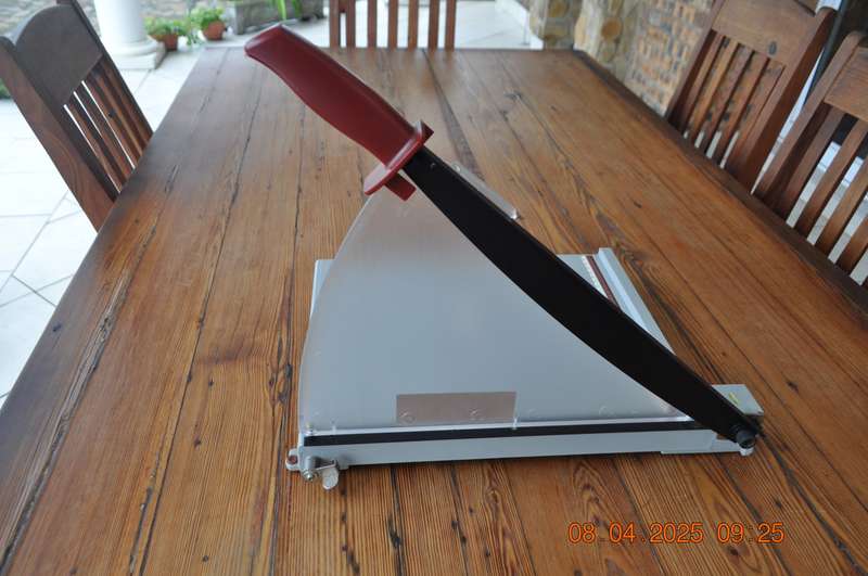 Paper Cutter Guillotine 10 Sheet