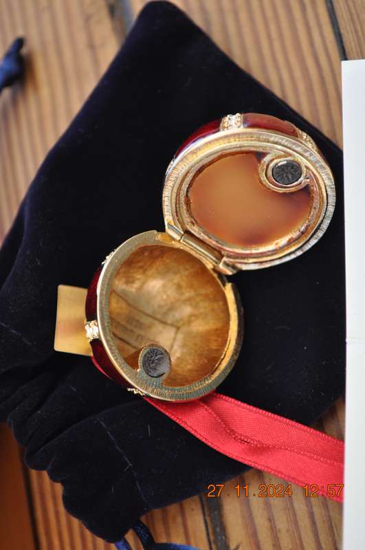 Estee Lauder 2007 Jingle Bell Solid Perfume (empty)