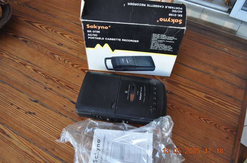Sakyno Portable Cassette Player (working)