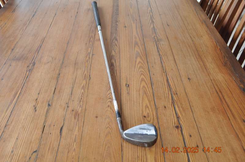 Pinseeker Sand Rough 60d RH Golf Club