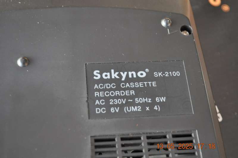 Sakyno Portable Cassette Player (working)