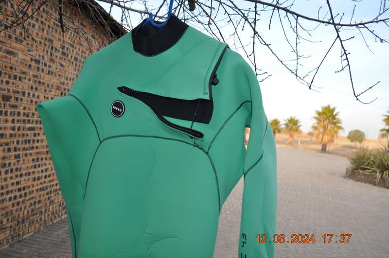 DRVK Neoteric 4.3 Wetsuit Mens Cut Size Large
