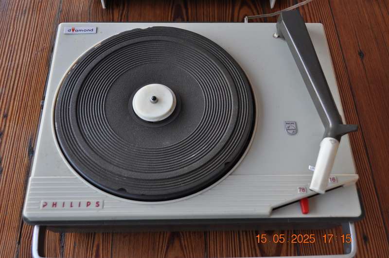 Vintage 1960s Phillips Portable Record Vinyl LP Player (working)