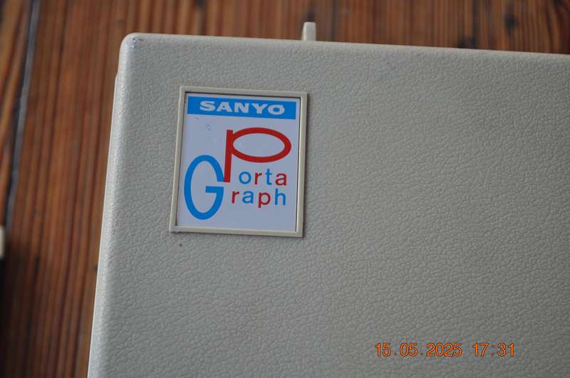 Vintage Sanyo Portable Record Vinyl LP Player (as is)