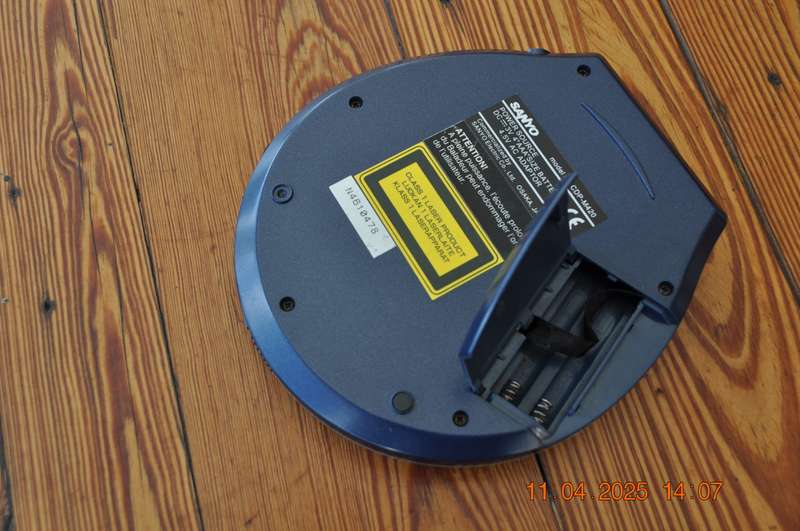 Sanyo CD Mp3 Walkman CD Player (working)