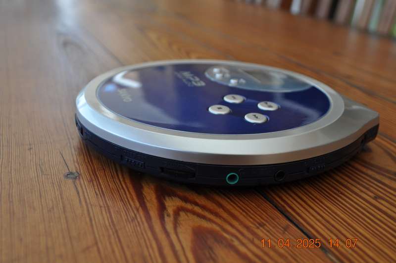 Sanyo CD Mp3 Walkman CD Player (working)