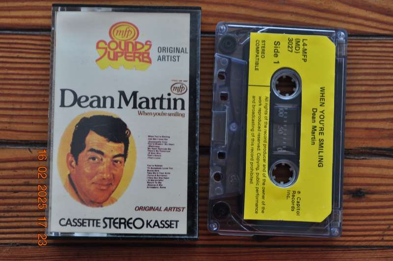 Dean Martin - When You're Smiling (Cassette)