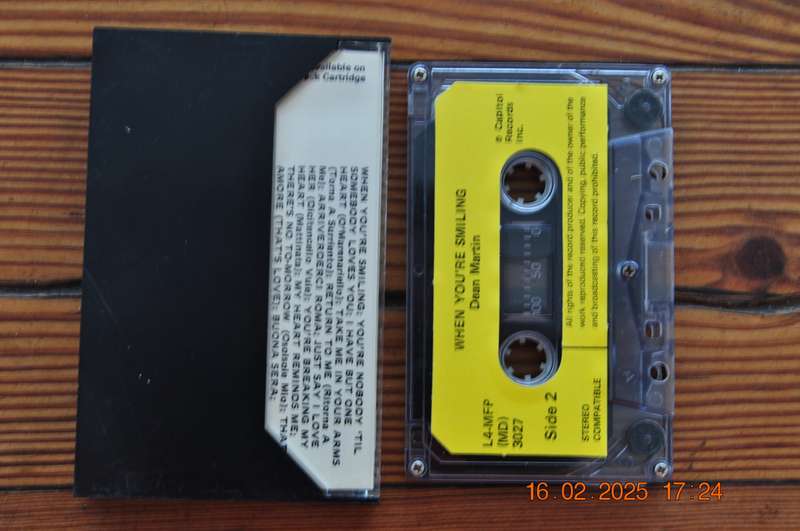 Dean Martin - When You're Smiling (Cassette)