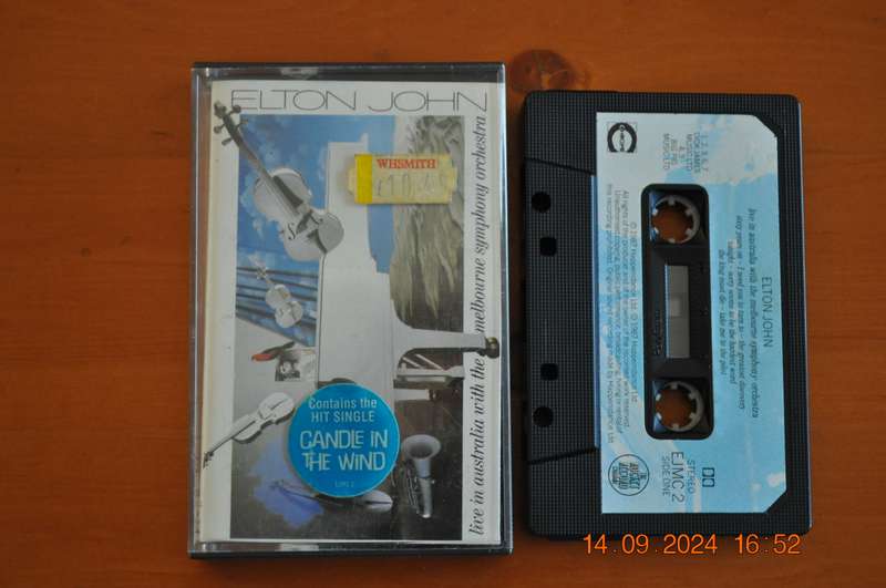Elton John - Live In Australia With The Melbourne Symphony Orchestra (Cassette)