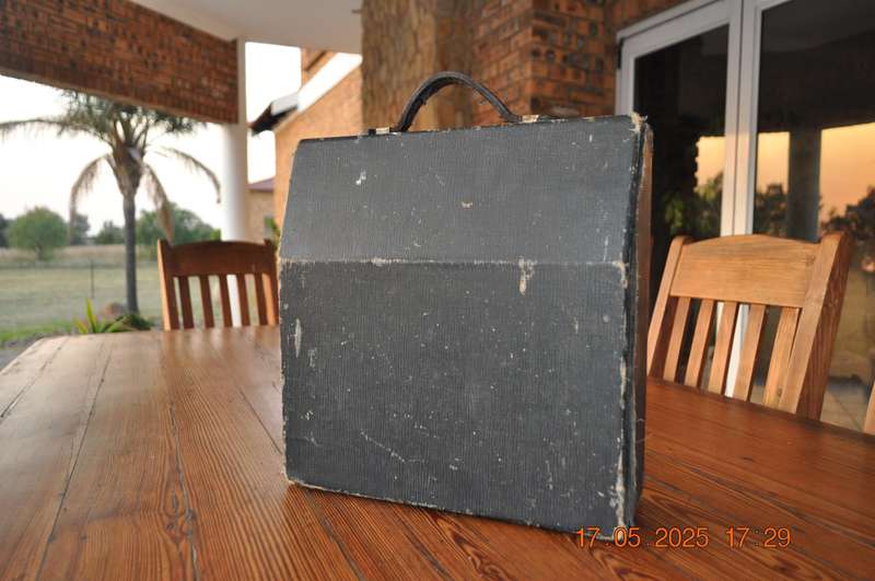 Vintage Remington Portable Typewriter (please read)