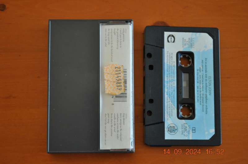 Elton John - Live In Australia With The Melbourne Symphony Orchestra (Cassette)