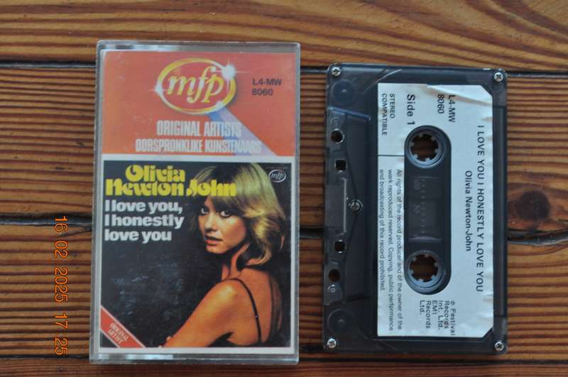 Olivia Newton-John - I Love You, I Honestly Love You (Cassette)
