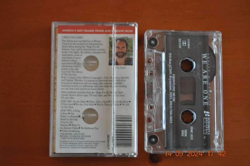 Praise & Worship - We Are One (Cassette)