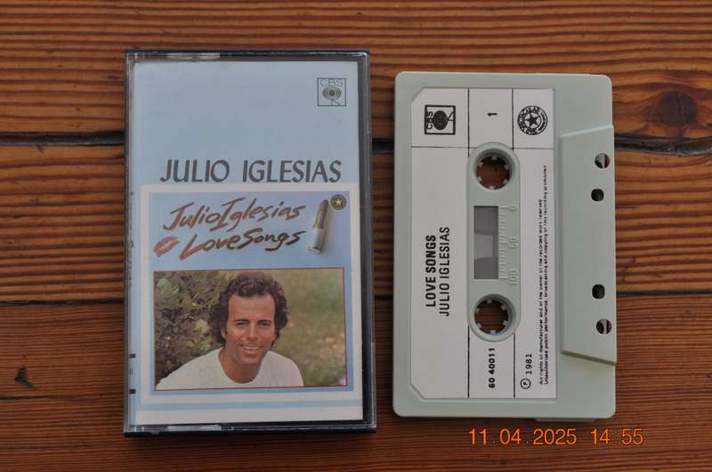 Julio Iglesias - Love Songs (Cassette)