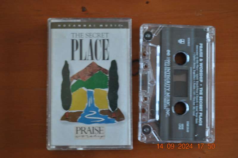Praise & Worship - The Secret Place (Cassette)