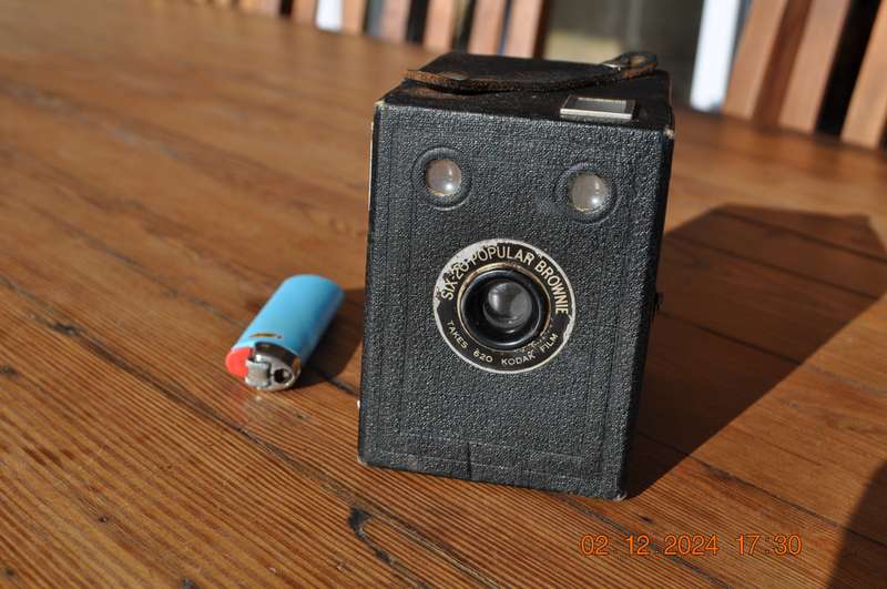 Vintage Brownie Six-Twenty Box Camera