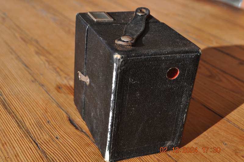 Vintage Brownie Six-Twenty Box Camera
