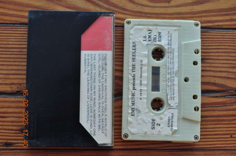 EMI Music Presents - The Seekers (Cassette)