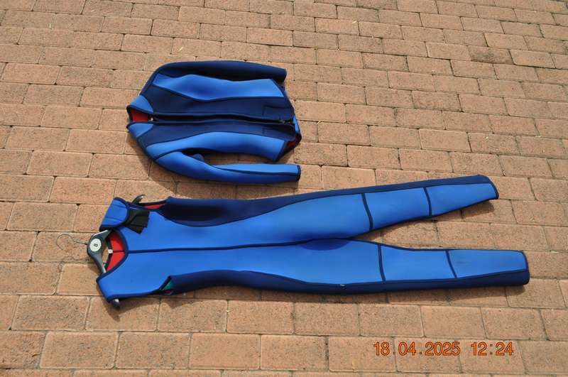 Cressi-Sub 2 Piece Wetsuit 5mm Size Medium