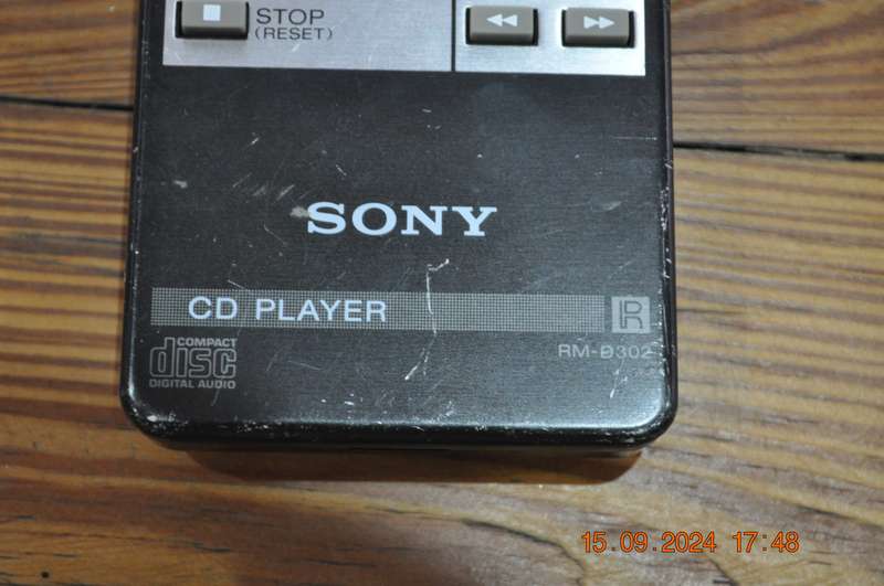 Original Sony CD Player Remote RM-D302 (working)