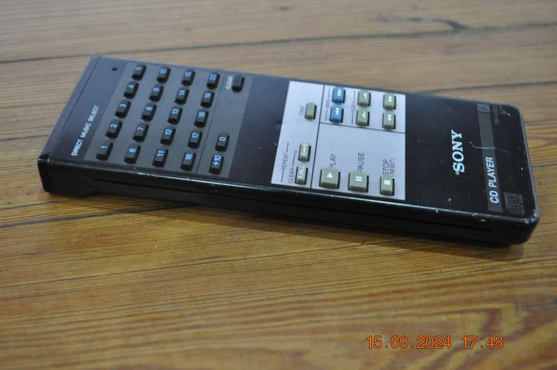 Original Sony CD Player Remote RM-D302 (working)