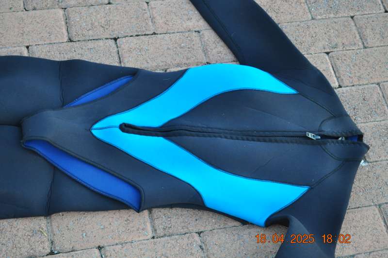 Cressi-Sub 2 Piece Wetsuit 5mm Size 3 Medium