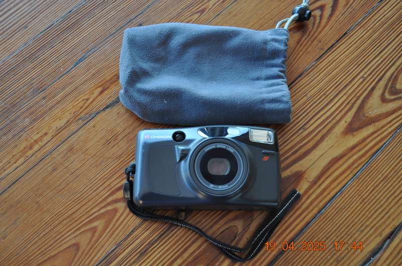 Chinon Pocket Zoom 35mm Film Camera