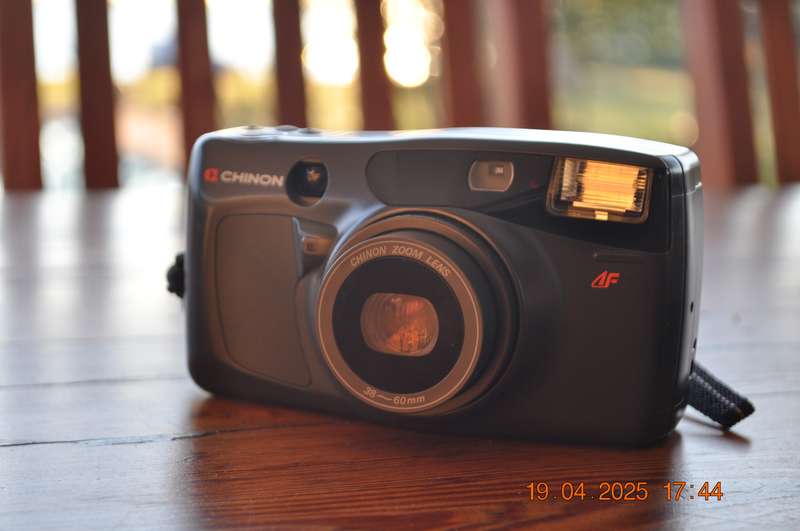 Chinon Pocket Zoom 35mm Film Camera