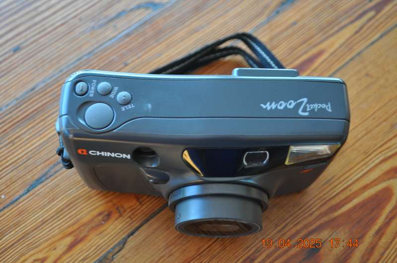 Chinon Pocket Zoom 35mm Film Camera
