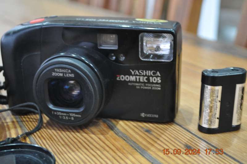 Canon and Yashica 35mm Film Cameras For Parts Or Display