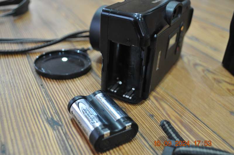 Canon and Yashica 35mm Film Cameras For Parts Or Display