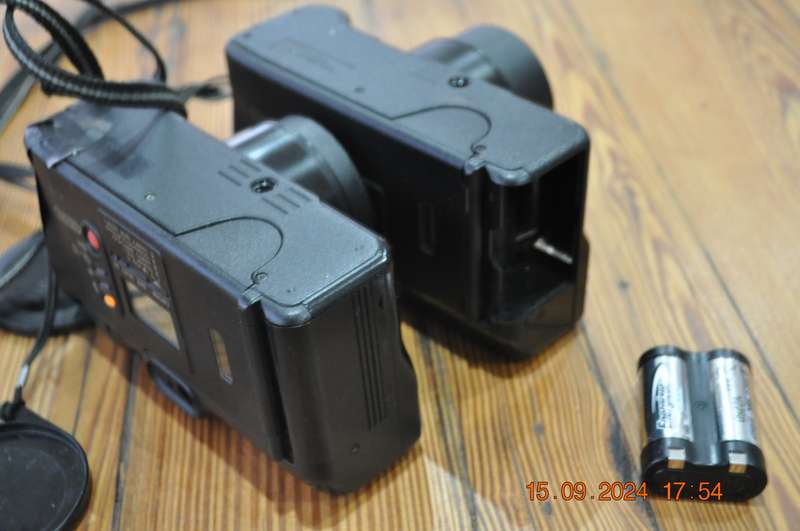 Canon and Yashica 35mm Film Cameras For Parts Or Display