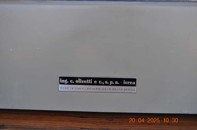 Vintage Olivetti Studio 44 Typewriter (working)