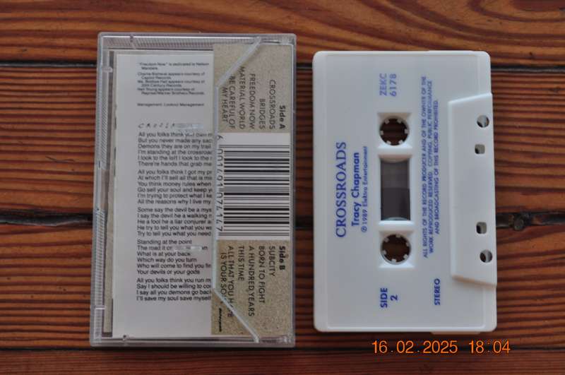 Tracy Chapman - Crossroads (Cassette)