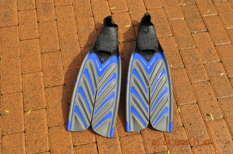 Scubapro Twin Speed FF Diving Fins (size 8-9)