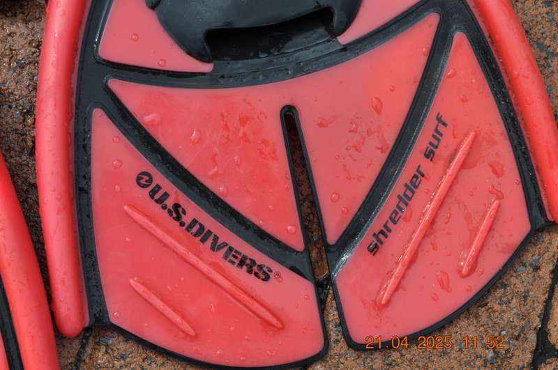 US Divers Shredder Surf Fins (size large)