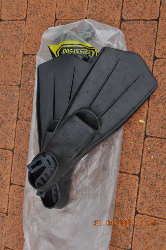 Cressi-Sub Diving Fins (size 5-7)