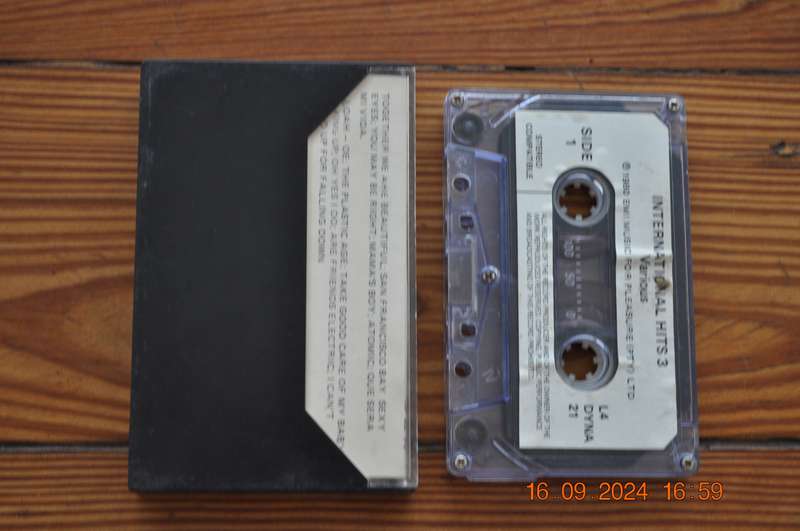 International Hits 3 - Various (Cassette)