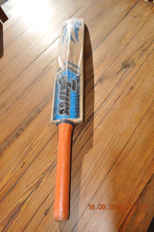 Jara Cricket Bat Size 6