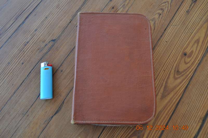 Vintage Two Tix Overnight Grooming Kit